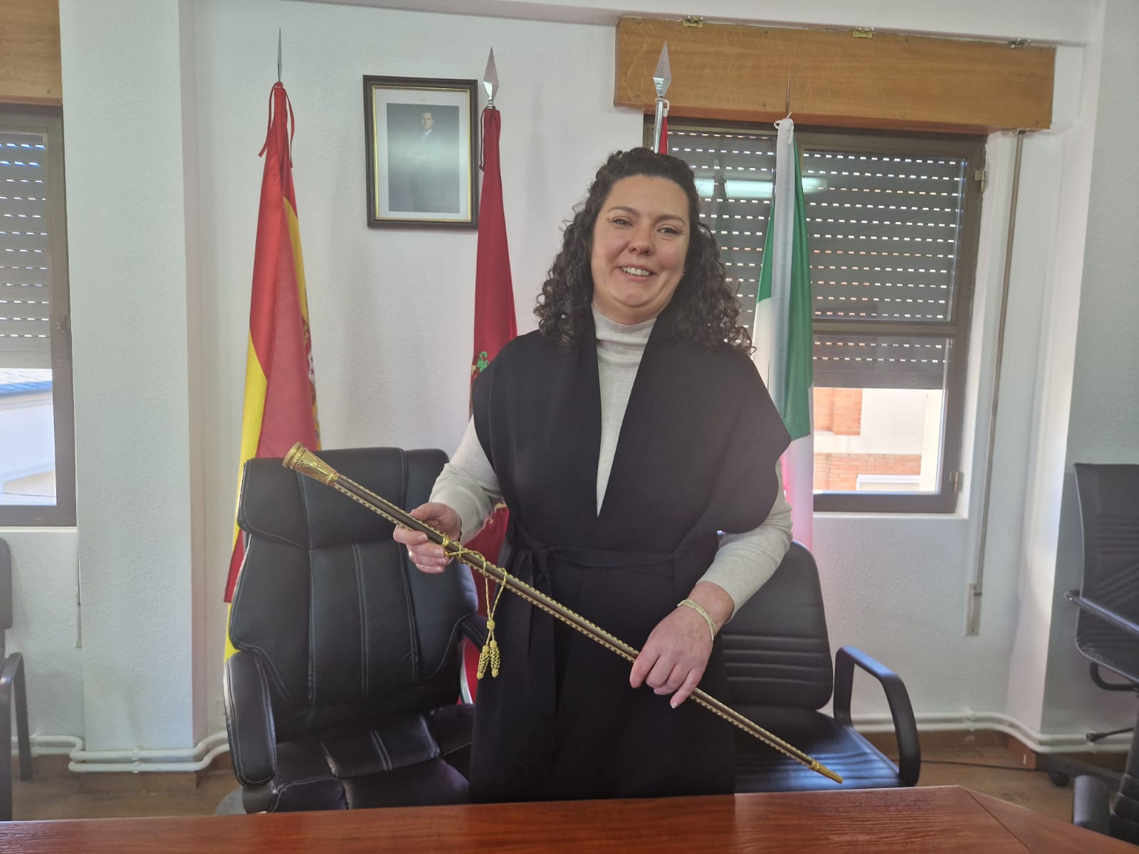 Irene González toma posesión como alcaldesa del Ayuntamiento de Cacabelos