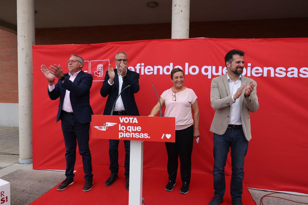 Tudanca avala la candidatura del PSOE de Ponferrada para el 28M como “garantía de estabilidad y futuro”