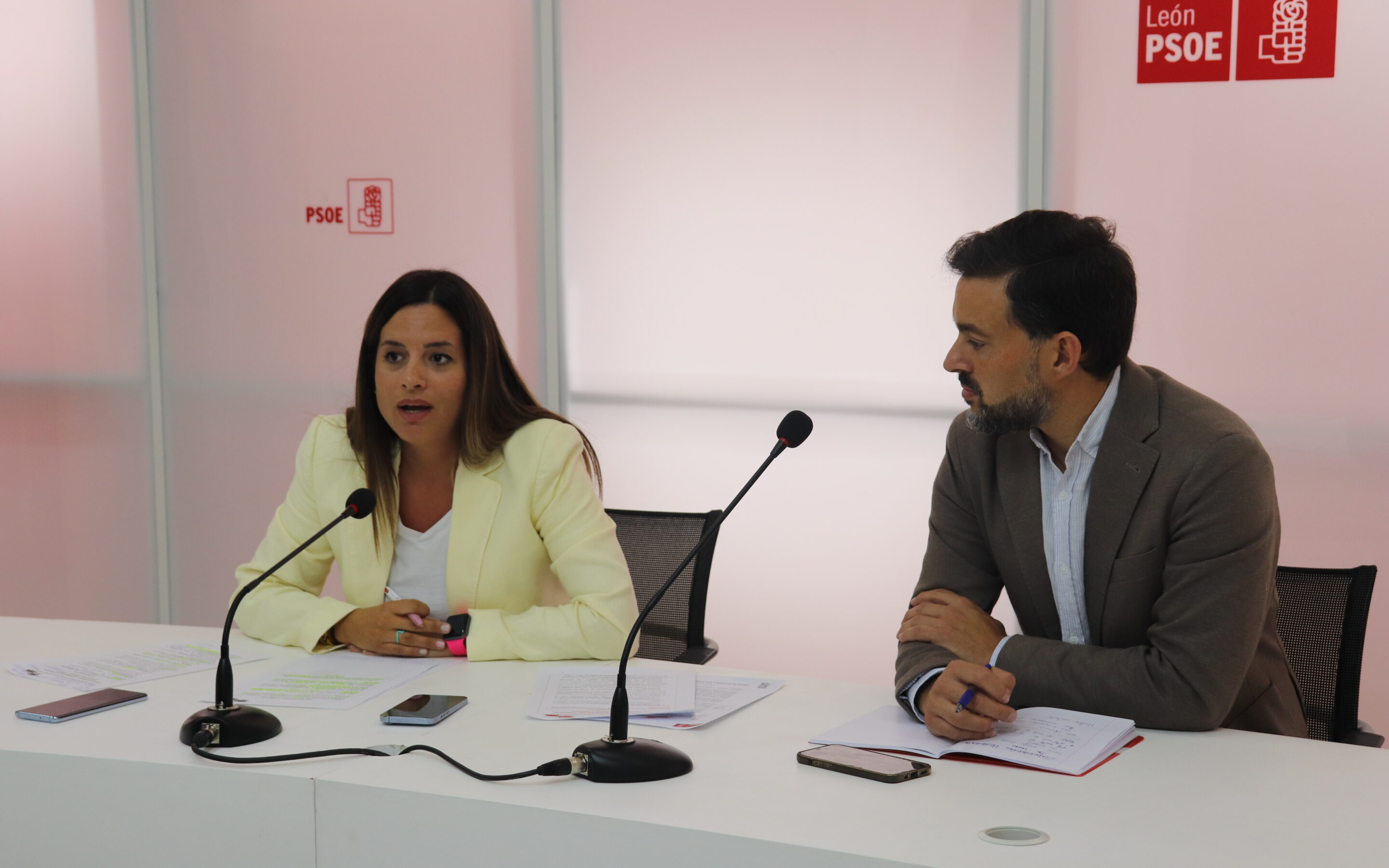 Los procuradores socialistas de León exigen la reprobación de Veganzones por el ataque constante de sus políticas al diálogo social