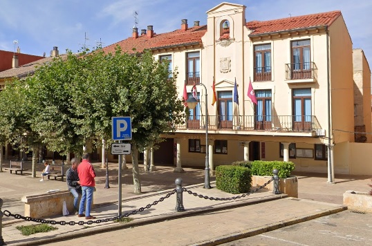 El PSOE de Sahagún exige transparencia y explicaciones sobre la deuda municipal de 1,6 millones de euros